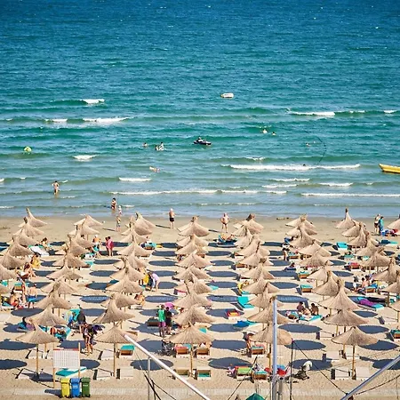 Seascape N Pool Mamaia