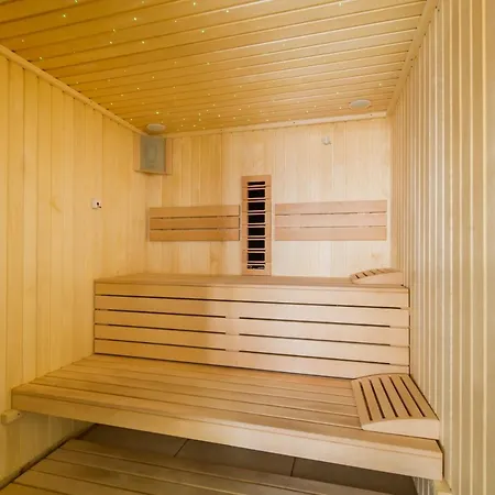 Seascape N Pool Мамая