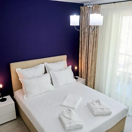 Seascape N Pool Apartment Mamaia
