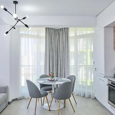 Seascape N Pool Мамая