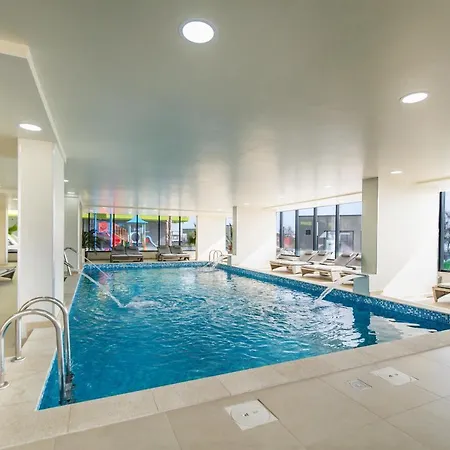Seascape N Pool Apartment Mamaia